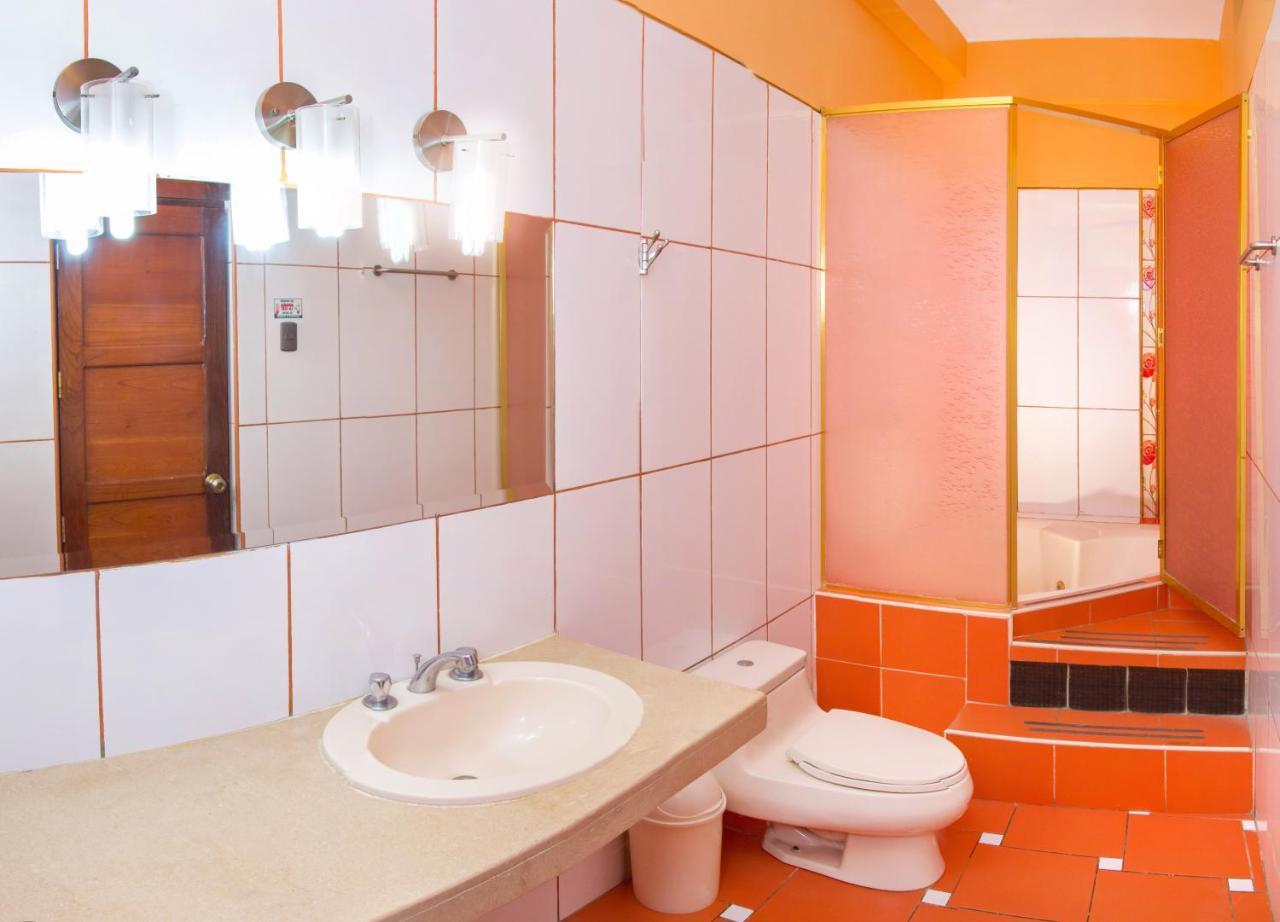 Hotel Colon Plaza Іка Екстер'єр фото